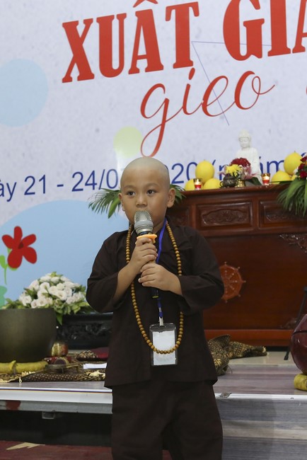 The 2nd Day of Summer Retreat for Children in Dong Cao pagoda